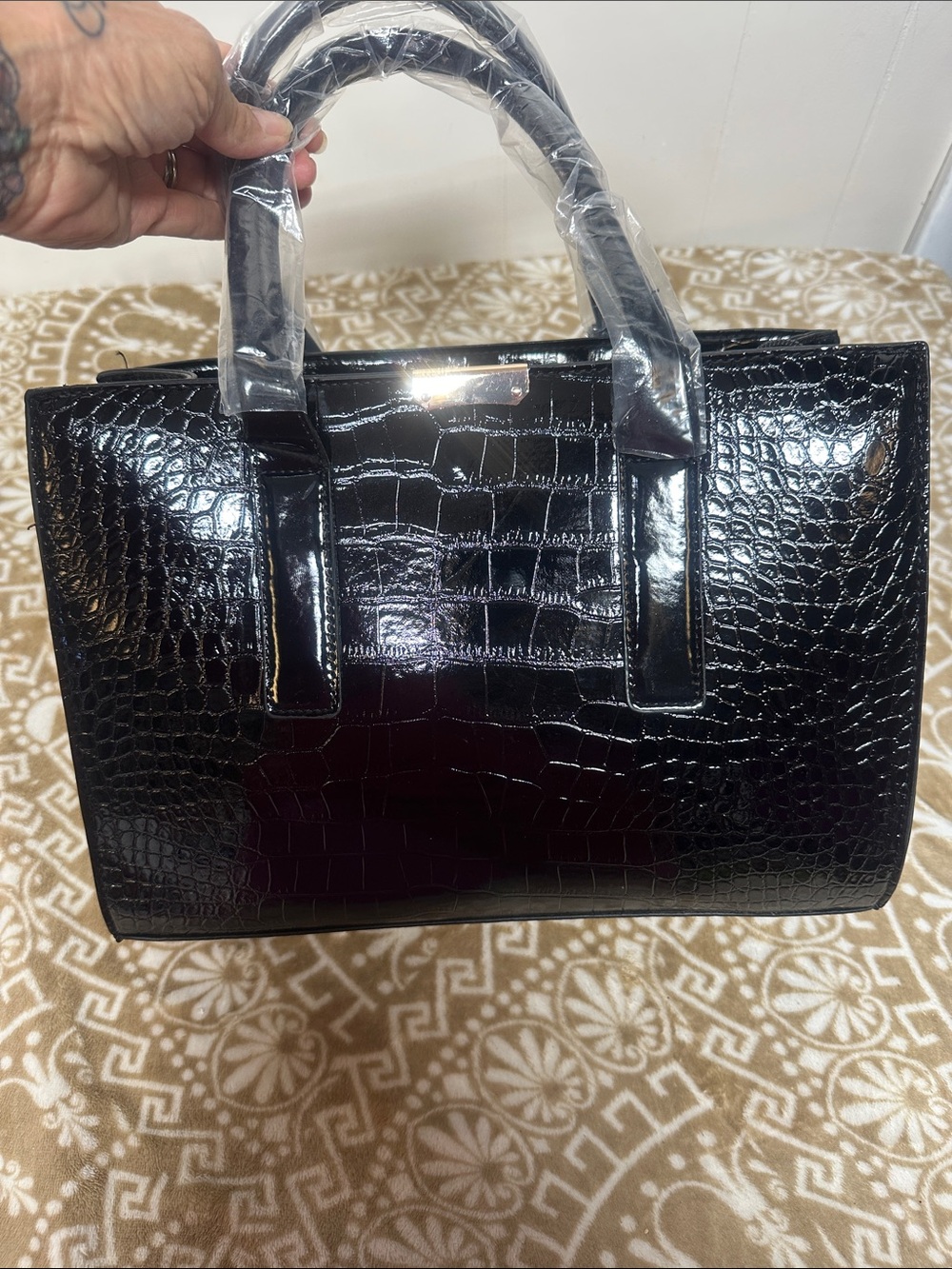 Black Croc-Embossed Patent Tote / crossbody Bag with Removable Strap - Picture 2 of 11
